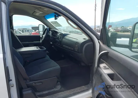 2007 Chevrolet Silverado 2500Hd Lt1 z USA, uszkodzony, nr VIN 1GCHK29K17E603145